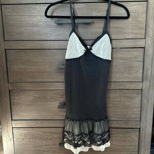Victoria’s Secret Angels nightgown (size S)